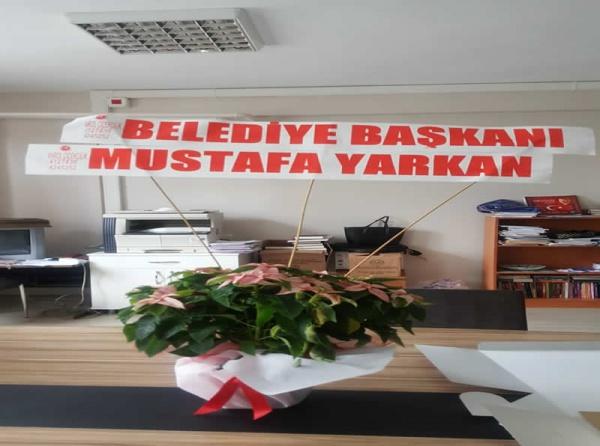 Belediye Başkanı Mustafa YARKAN Öğretmenlerimizin Öğretmenler Gününü kutladı.